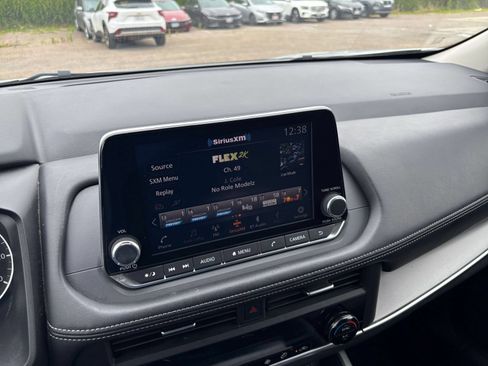 Used 2025 Nissan Rogue SV FWD image 20