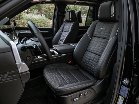 Used 2026 Cadillac Escalade V w/ LPO, Floor Liner Package image 35