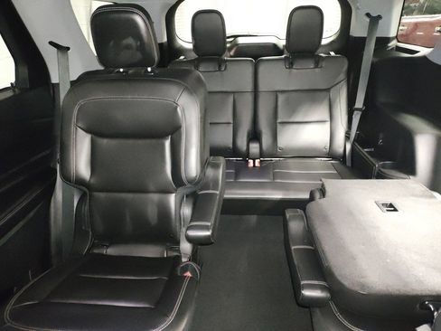 Used 2022 Ford Explorer XLT w/ Equipment Group 202A image 28