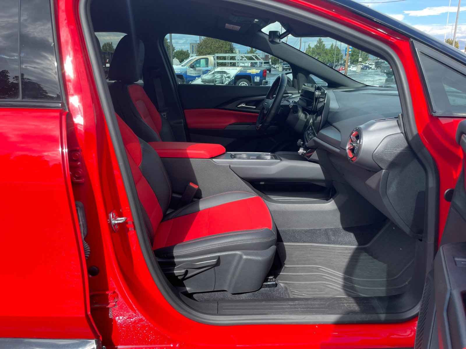 Used 2024 Chevrolet Equinox EV RS w/ Active Safety Package 3 FWD image 27