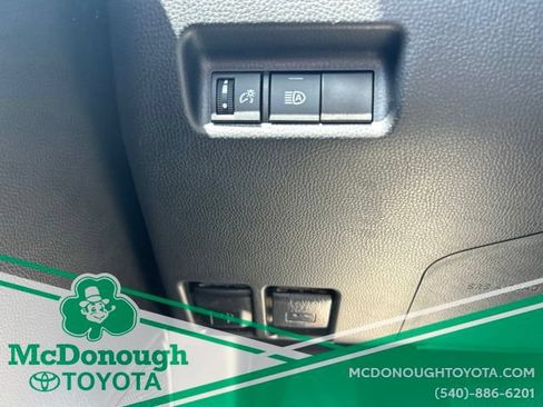 Used 2022 Toyota RAV4 Adventure AWD/4WD image 16