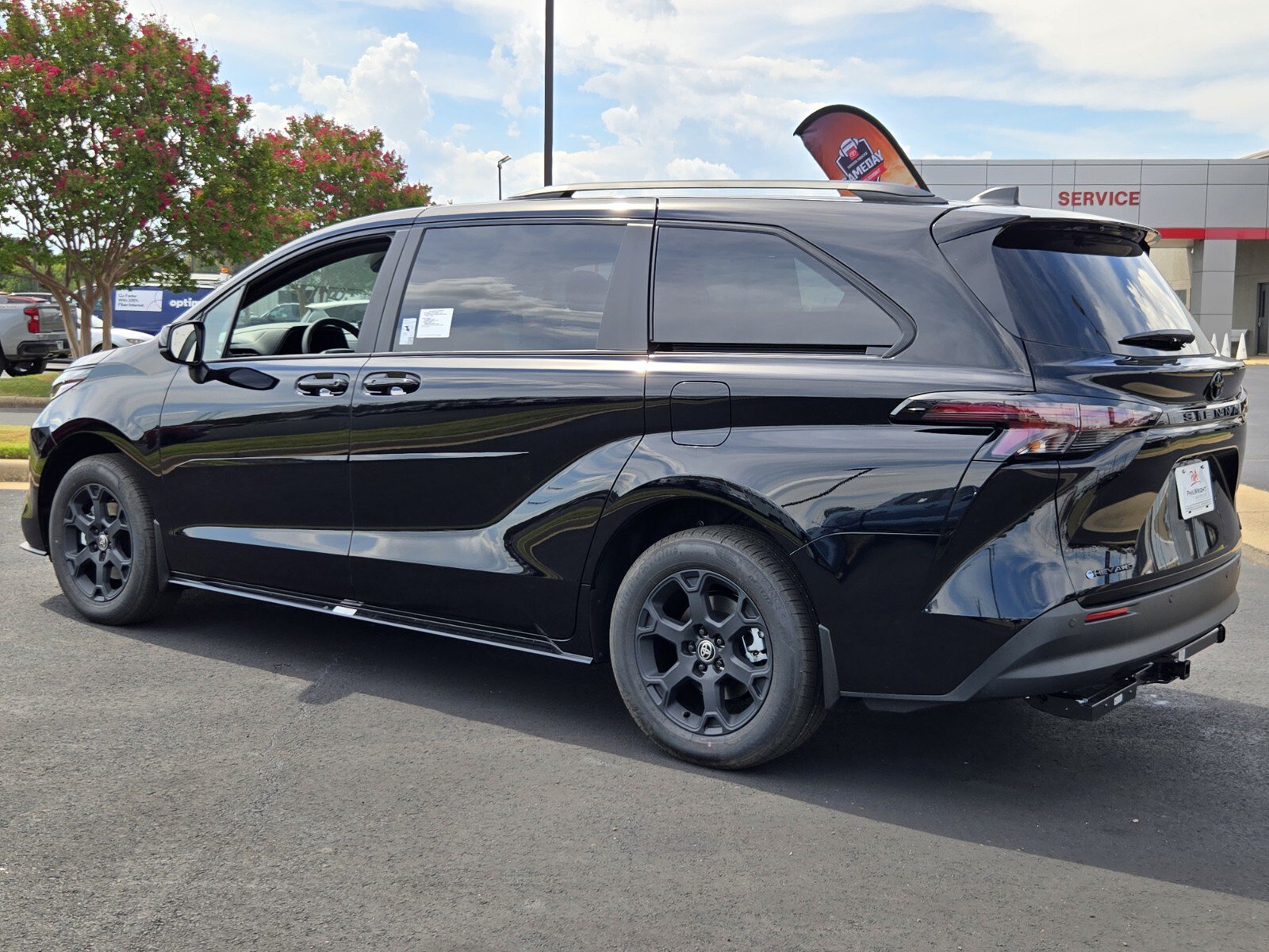 New 2026 Toyota Sienna XLE Woodland Edition AWD/4WD image 5