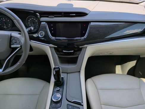 Used 2020 Cadillac XT6 Premium Luxury image 35