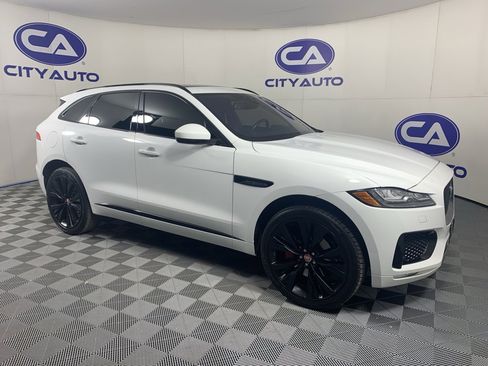 Used 2017 Jaguar F-PACE S image 1