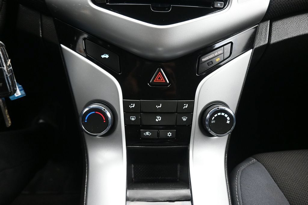 Used 2016 Chevrolet Cruze LT w/ Enhanced Safety Package FWD image 21