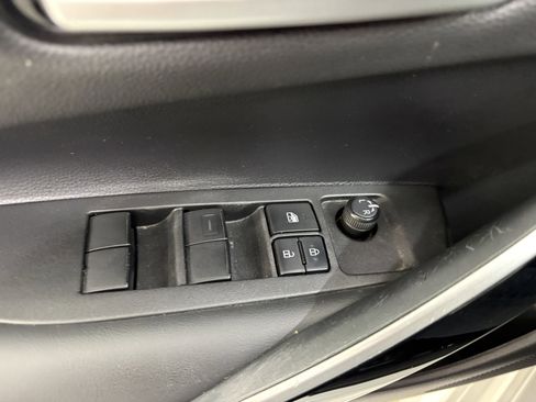 Used 2022 Toyota Corolla XLE image 27