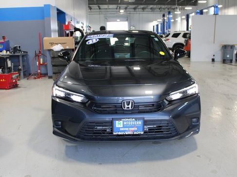 Used 2023 Honda Civic Sport image 3