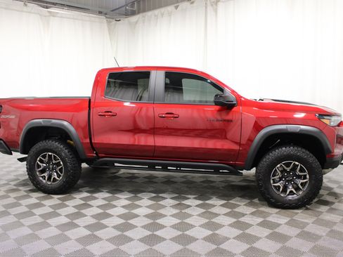 Used 2026 Chevrolet Colorado ZR2 w/ Technology Package AWD/4WD image 30
