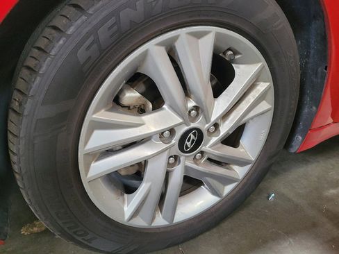 Used 2019 Hyundai Elantra SEL FWD image 31