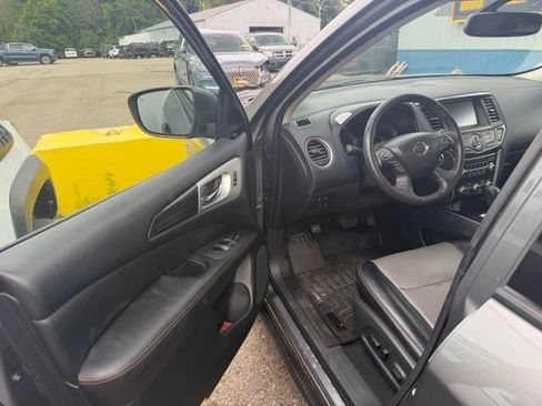 Used 2020 Nissan Pathfinder SL AWD/4WD image 7