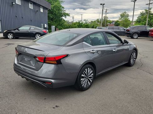 Used 2024 Nissan Altima 2.5 SV FWD image 4