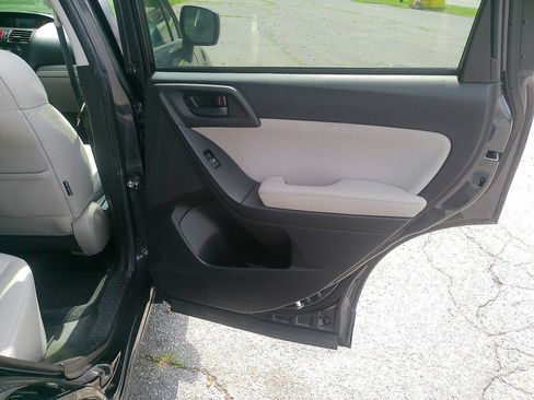 Used 2015 Subaru Forester 2.5i Premium w/ All-Weather Package AWD/4WD image 19