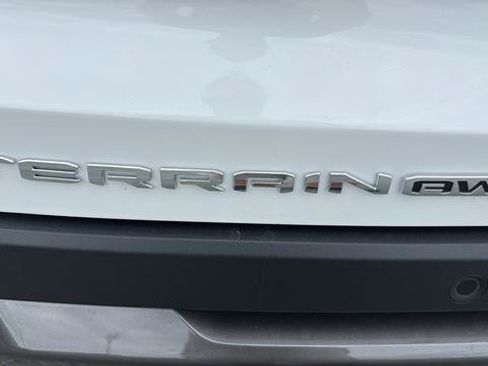 Used 2025 GMC Terrain Elevation AWD/4WD image 30