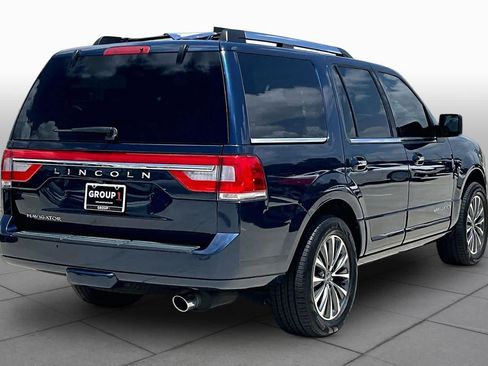 Used 2017 Lincoln Navigator Select RWD image 12