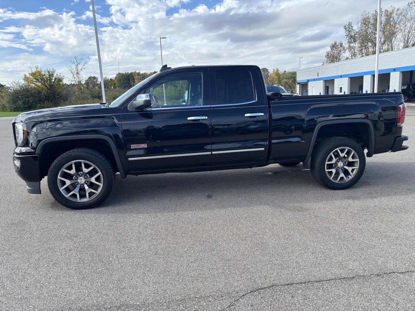Used 2016 GMC Sierra 1500 SLT AWD/4WD image 2