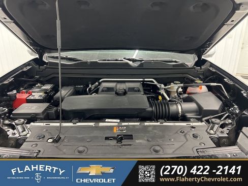 Used 2024 GMC Canyon Denali image 16