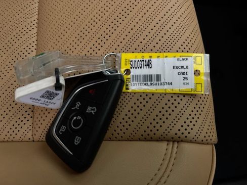 Used 2025 Cadillac Escalade IQ Luxury 2 AWD/4WD image 36
