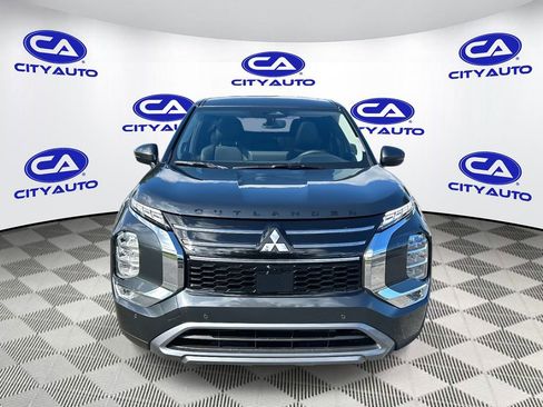 Used 2025 Mitsubishi Outlander SE image 8