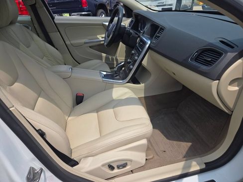 Used 2014 Volvo S60 T5 FWD image 5