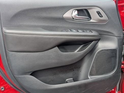 New 2027 Chrysler Pacifica Select FWD image 14