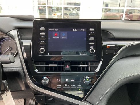 Used 2021 Toyota Camry SE FWD image 21