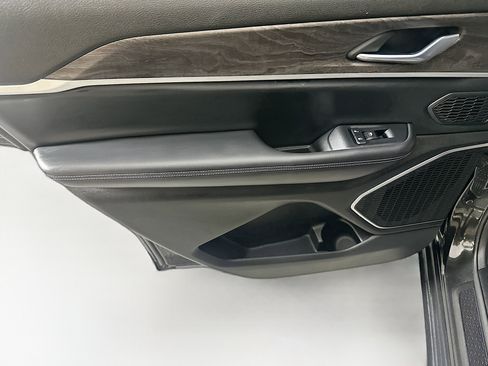 Used 2021 Jeep Grand Cherokee L Limited image 24