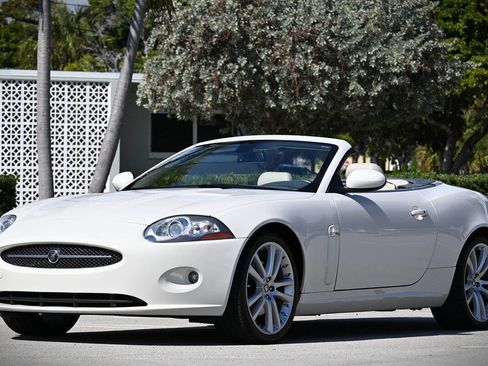 Used 2007 Jaguar XK XK 2dr Convertible image 4
