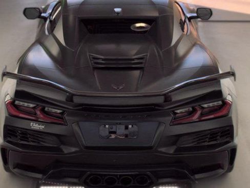 Used 2024 Chevrolet Corvette Z06 w/ Z07 Performance Package RWD image 8