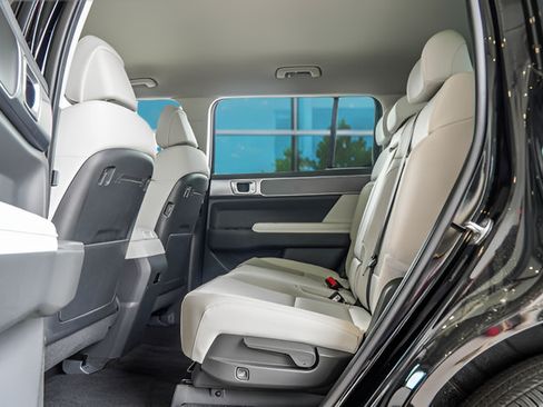 Certified 2025 Hyundai Santa Fe SEL FWD image 34