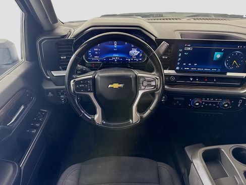 Used 2024 Chevrolet Silverado 2500 LT w/ Convenience Package image 17