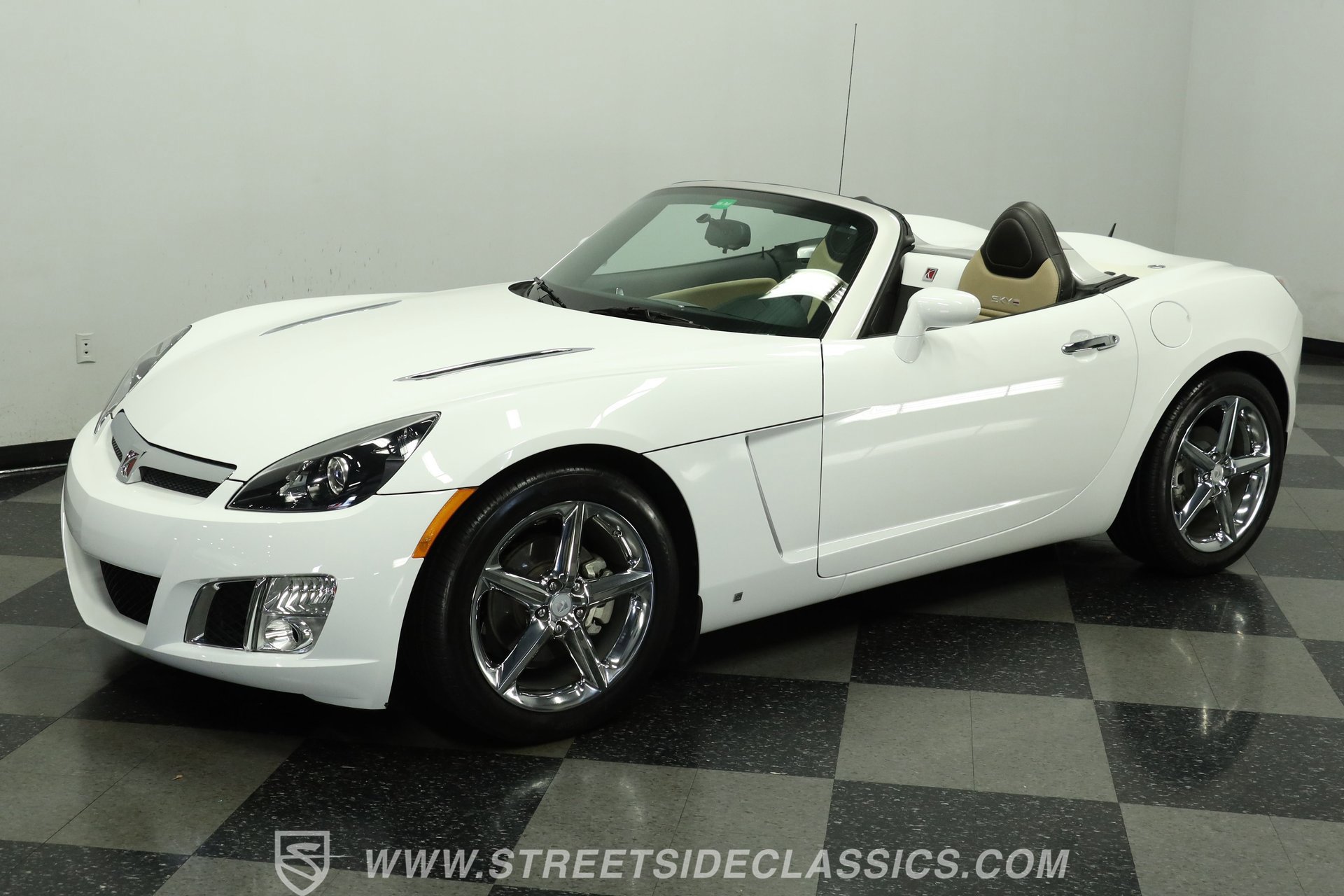 Used 2009 Saturn Sky Red Line RWD image 6