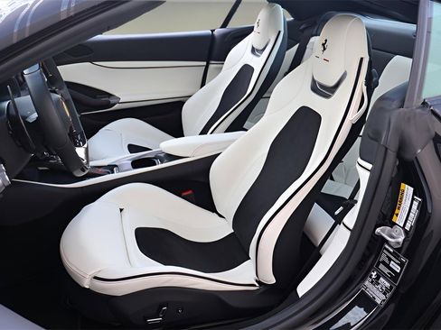 Used 2023 Ferrari Portofino M image 13