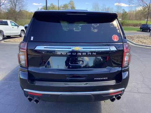 Used 2024 Chevrolet Suburban Premier image 3