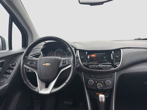 Used 2019 Chevrolet Trax LT w/ LT Convenience Package FWD image 14