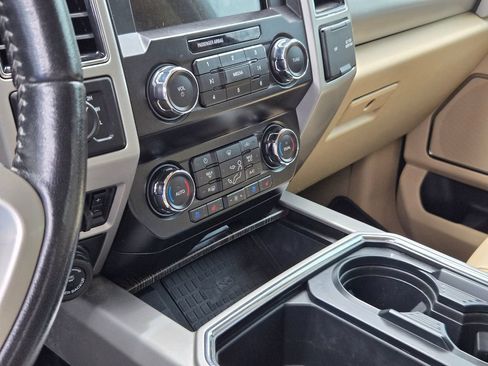 Used 2021 Ford F450 Lariat w/ Lariat Ultimate Package AWD/4WD image 24
