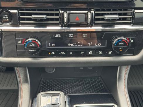 Used 2025 Nissan Pathfinder Rock Creek AWD/4WD image 21