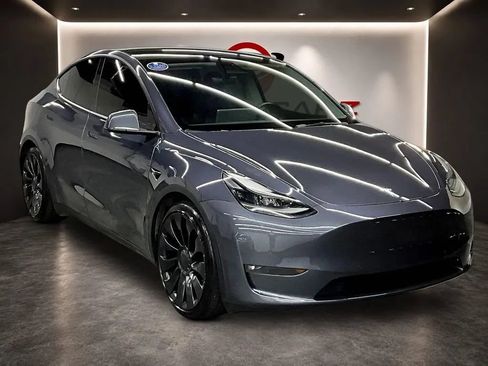 Used 2022 Tesla Model Y Performance AWD/4WD image 1