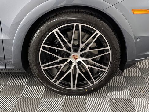New 2026 Porsche Cayenne GTS image 14