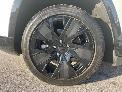 Used 2025 Jeep Wagoneer Launch Edition w/ Trailer Tow Group image 52