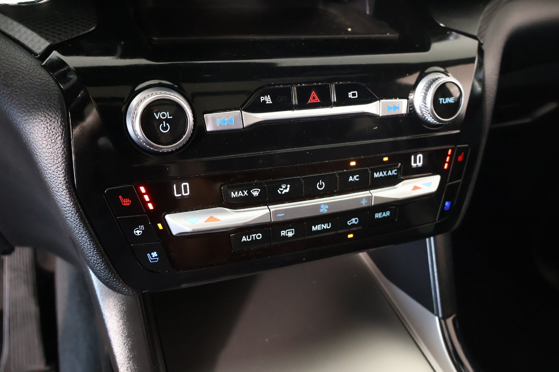 Used 2021 Ford Explorer ST w/ Equipment Group 401A AWD/4WD image 8