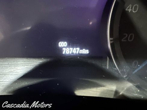 Used 2020 Toyota Highlander XLE AWD/4WD image 17