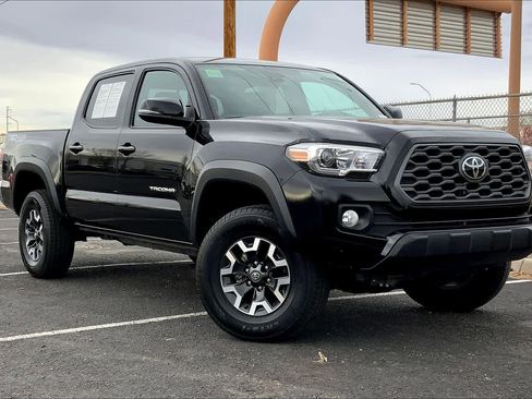 Certified 2022 Toyota Tacoma TRD Off-Road image 2