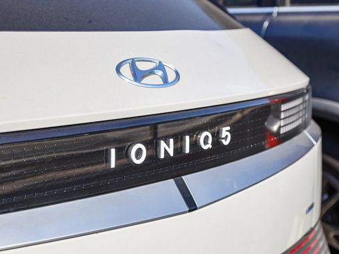 Used 2023 Hyundai Ioniq 5 SEL AWD/4WD image 10