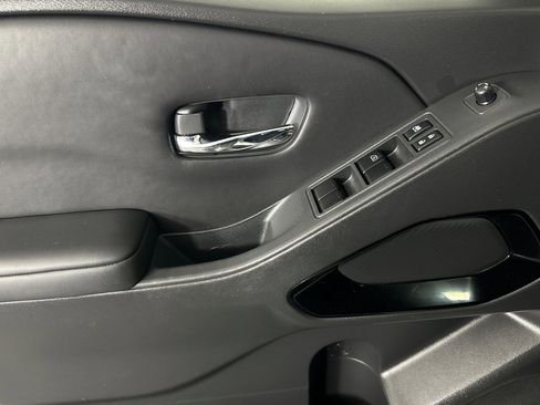 Used 2023 Nissan Frontier SV w/ Midnight Edition Package image 7