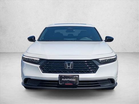 Used 2025 Honda Accord Sport image 2