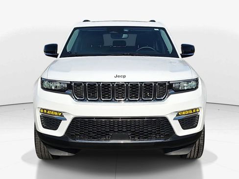 Used 2022 Jeep Grand Cherokee Limited w/ Trailer Tow Prep Group (B) image 8