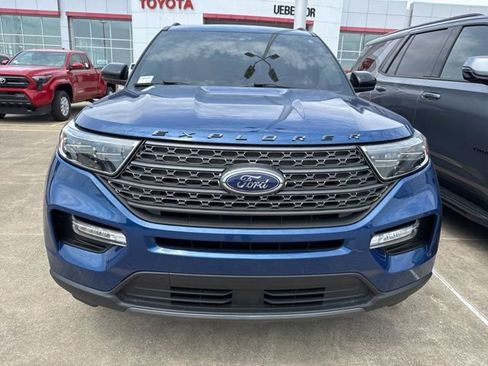 Used 2023 Ford Explorer XLT w/ Equipment Group 202A AWD/4WD image 14