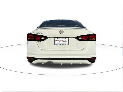 Used 2025 Nissan Altima 2.5 SV FWD image 4