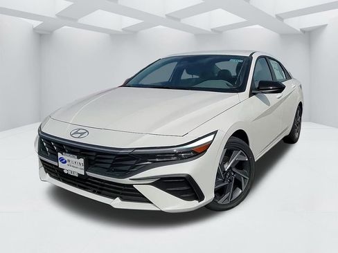 New 2025 Hyundai Elantra SEL image 10