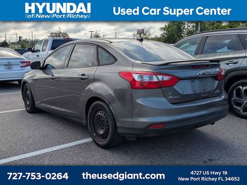 Used 2014 Ford Focus SE image 2
